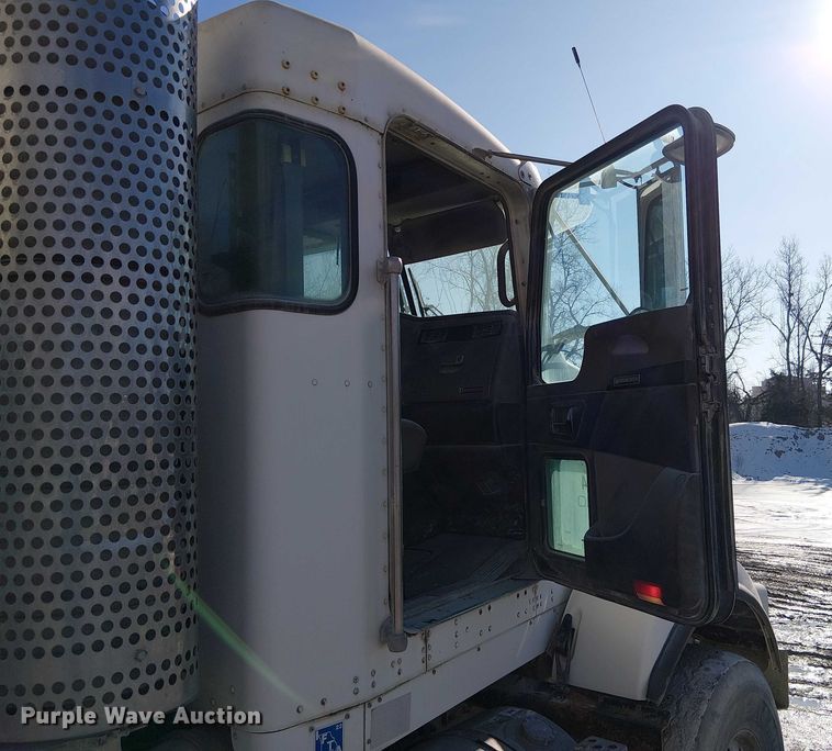 image for item FK0767 2008 Kenworth T880 ready mix truck