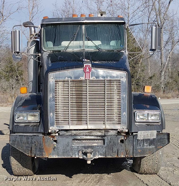image for item FK0768 2004 Kenworth T800 ready mix truck
