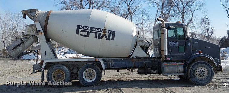 image for item FK0768 2004 Kenworth T800 ready mix truck