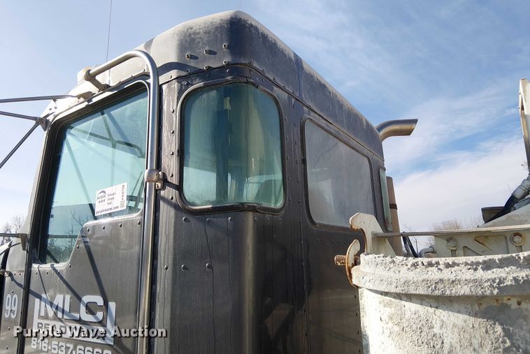image for item FK0768 2004 Kenworth T800 ready mix truck