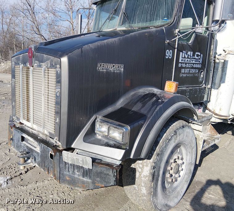 image for item FK0768 2004 Kenworth T800 ready mix truck