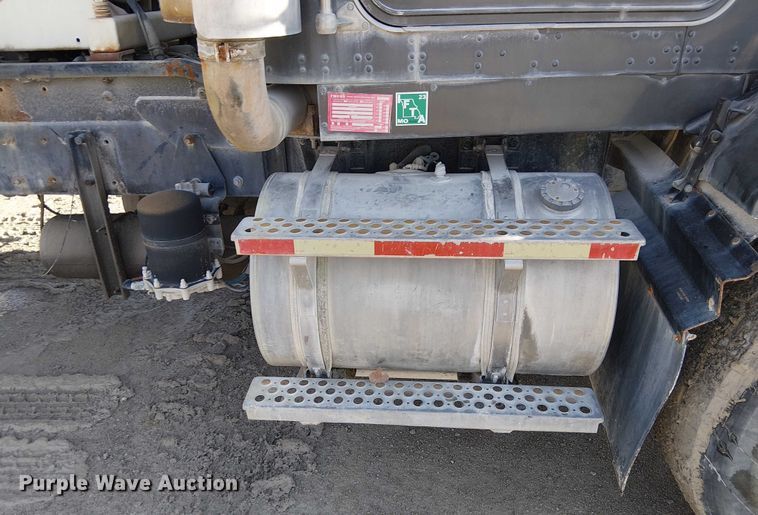 image for item FK0768 2004 Kenworth T800 ready mix truck