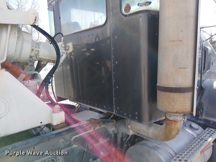 image for item FK0768 2004 Kenworth T800 ready mix truck