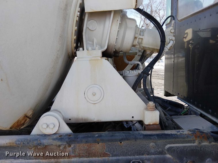 image for item FK0768 2004 Kenworth T800 ready mix truck