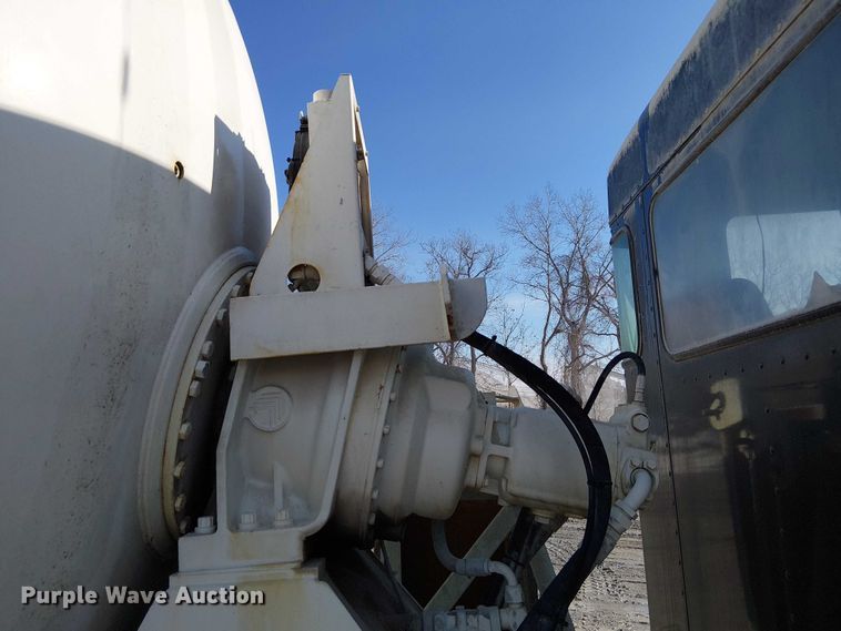 image for item FK0768 2004 Kenworth T800 ready mix truck