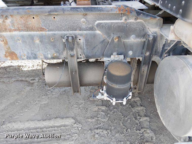 image for item FK0768 2004 Kenworth T800 ready mix truck