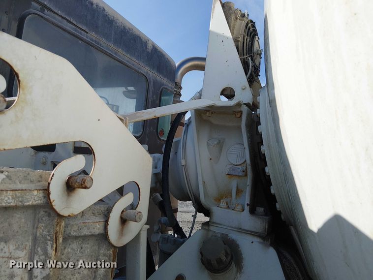 image for item FK0768 2004 Kenworth T800 ready mix truck