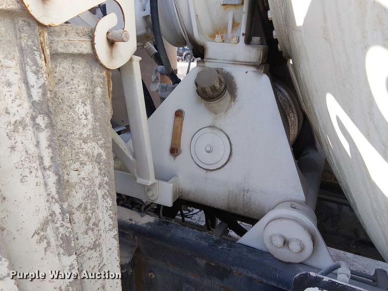 image for item FK0768 2004 Kenworth T800 ready mix truck