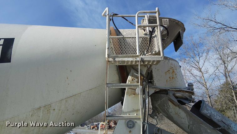 image for item FK0768 2004 Kenworth T800 ready mix truck