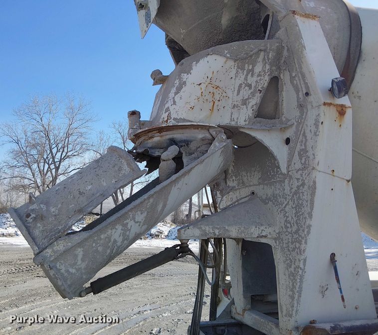 image for item FK0768 2004 Kenworth T800 ready mix truck