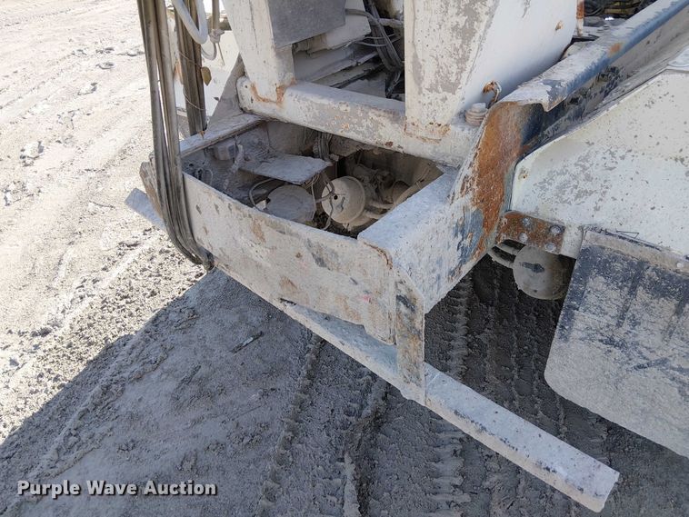 image for item FK0768 2004 Kenworth T800 ready mix truck