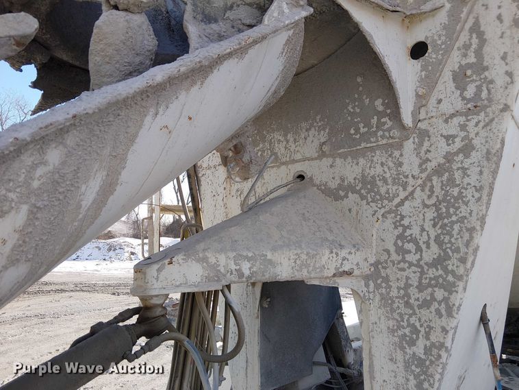 image for item FK0768 2004 Kenworth T800 ready mix truck