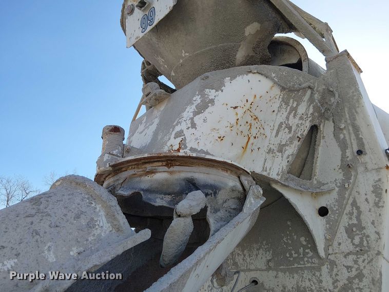 image for item FK0768 2004 Kenworth T800 ready mix truck