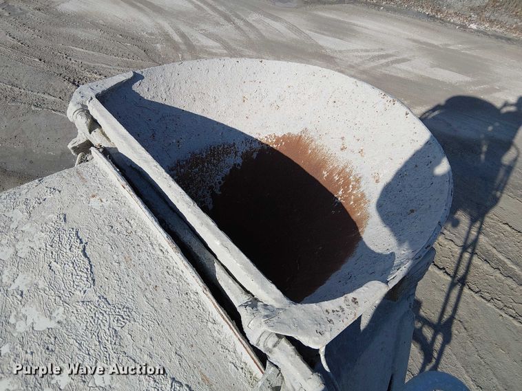 image for item FK0768 2004 Kenworth T800 ready mix truck