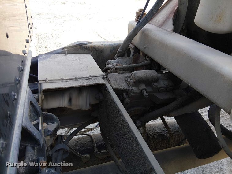 image for item FK0768 2004 Kenworth T800 ready mix truck