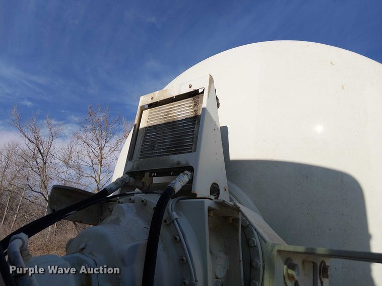 image for item FK0768 2004 Kenworth T800 ready mix truck