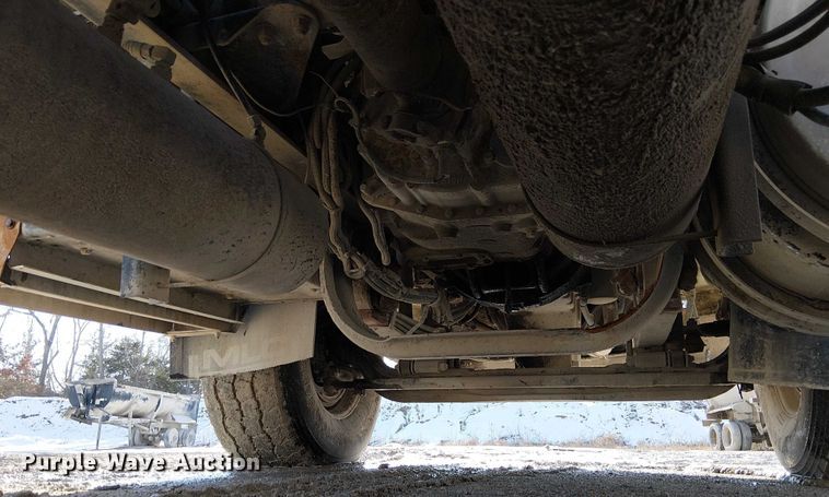 image for item FK0768 2004 Kenworth T800 ready mix truck