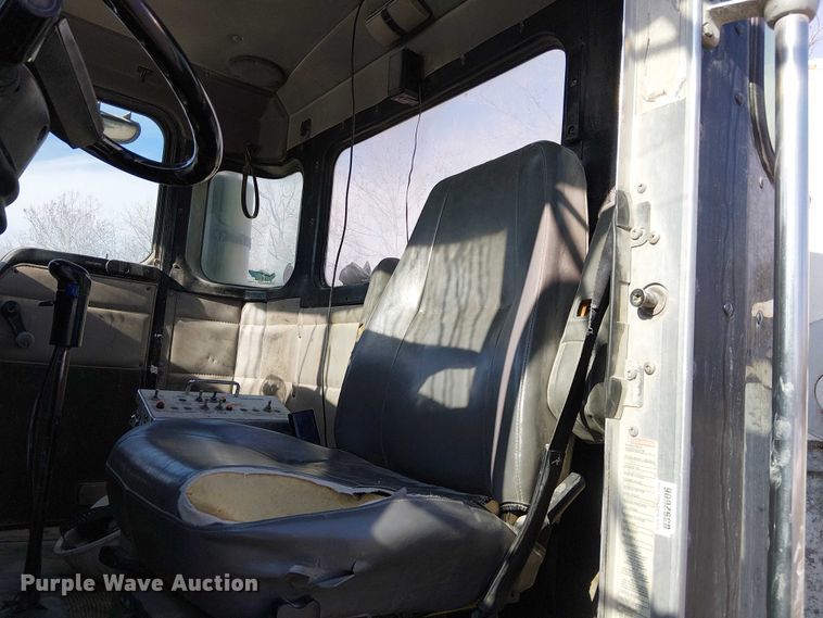 image for item FK0768 2004 Kenworth T800 ready mix truck