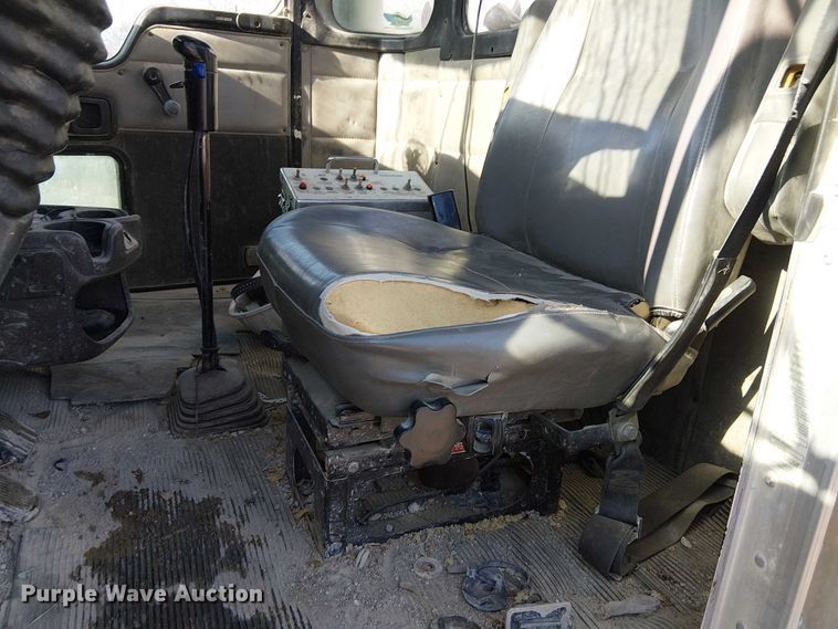 image for item FK0768 2004 Kenworth T800 ready mix truck