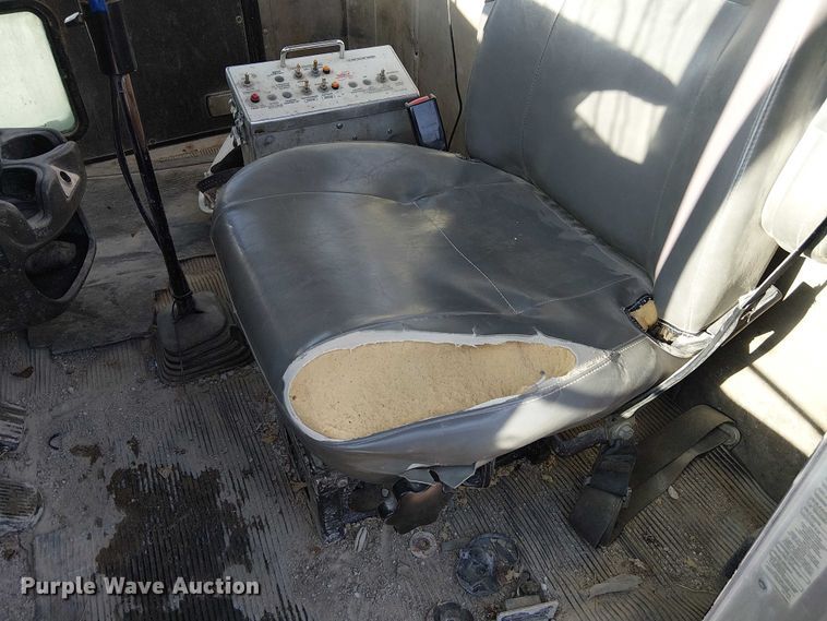 image for item FK0768 2004 Kenworth T800 ready mix truck