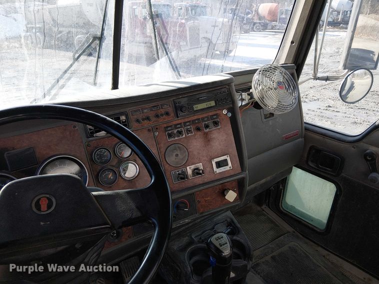 image for item FK0768 2004 Kenworth T800 ready mix truck