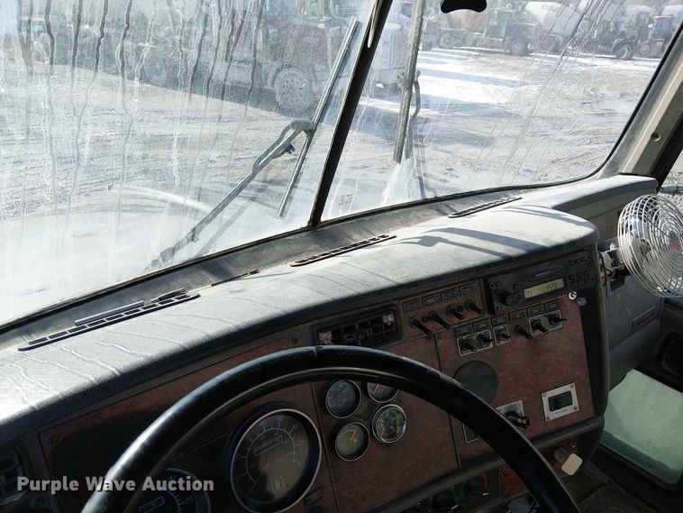 image for item FK0768 2004 Kenworth T800 ready mix truck