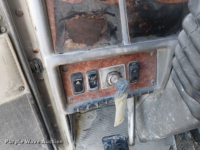 image for item FK0768 2004 Kenworth T800 ready mix truck