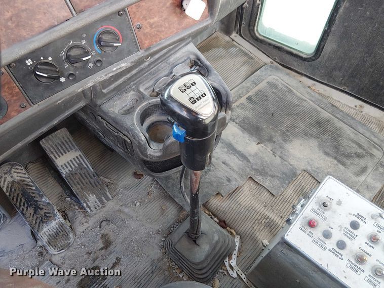 image for item FK0768 2004 Kenworth T800 ready mix truck