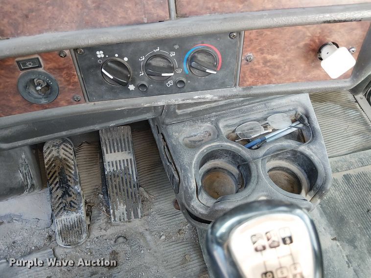 image for item FK0768 2004 Kenworth T800 ready mix truck