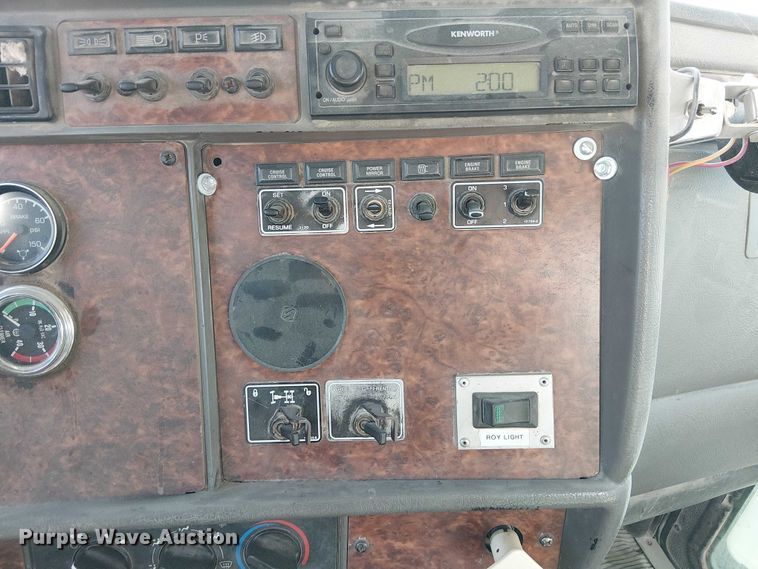 image for item FK0768 2004 Kenworth T800 ready mix truck