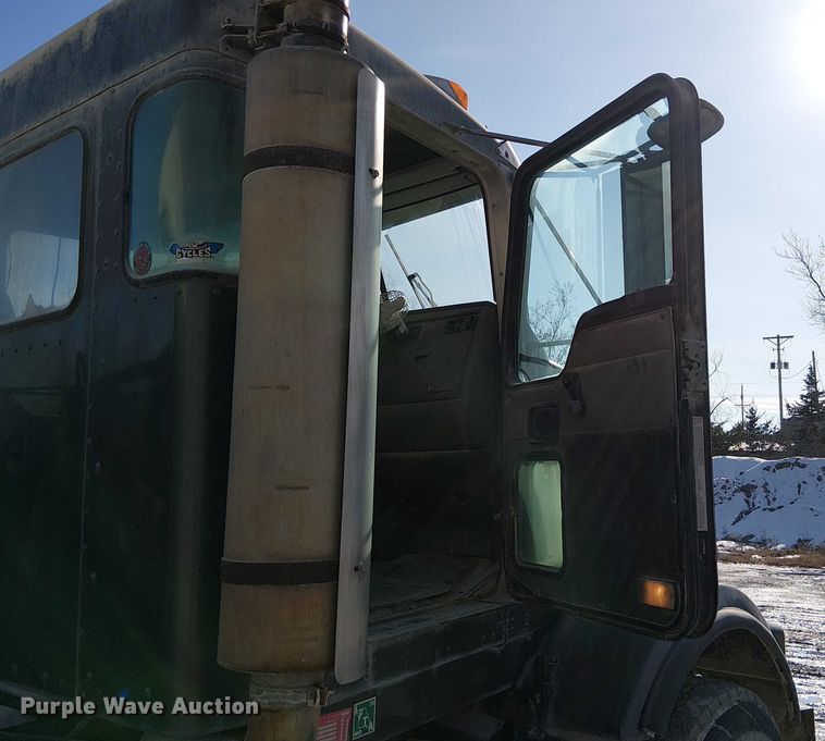 image for item FK0768 2004 Kenworth T800 ready mix truck