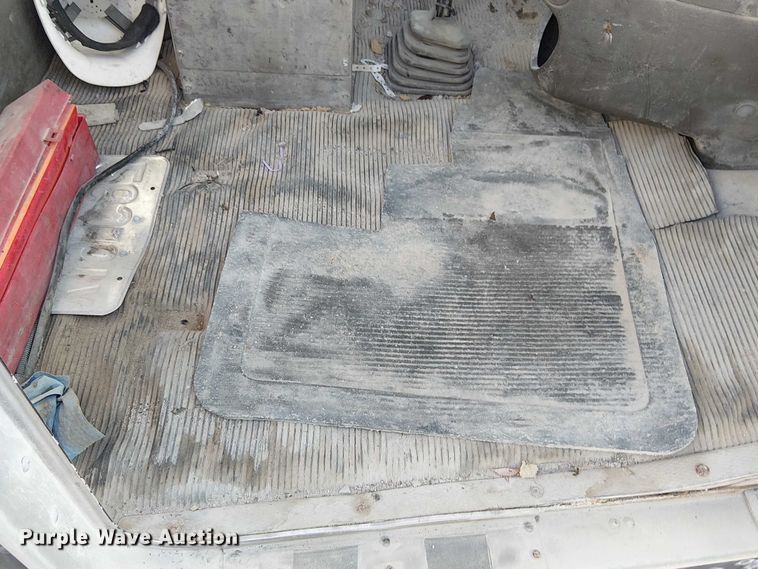 image for item FK0768 2004 Kenworth T800 ready mix truck