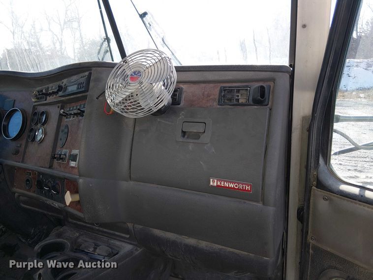 image for item FK0768 2004 Kenworth T800 ready mix truck