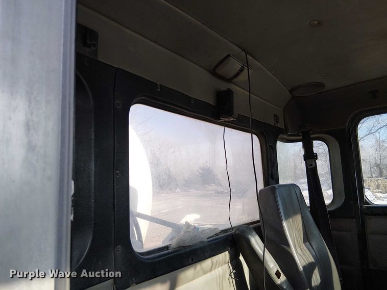 image for item FK0768 2004 Kenworth T800 ready mix truck