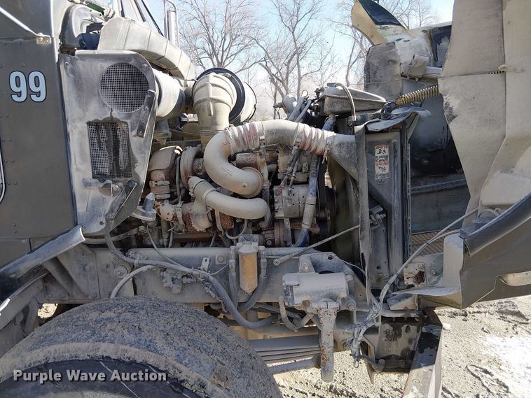 image for item FK0768 2004 Kenworth T800 ready mix truck