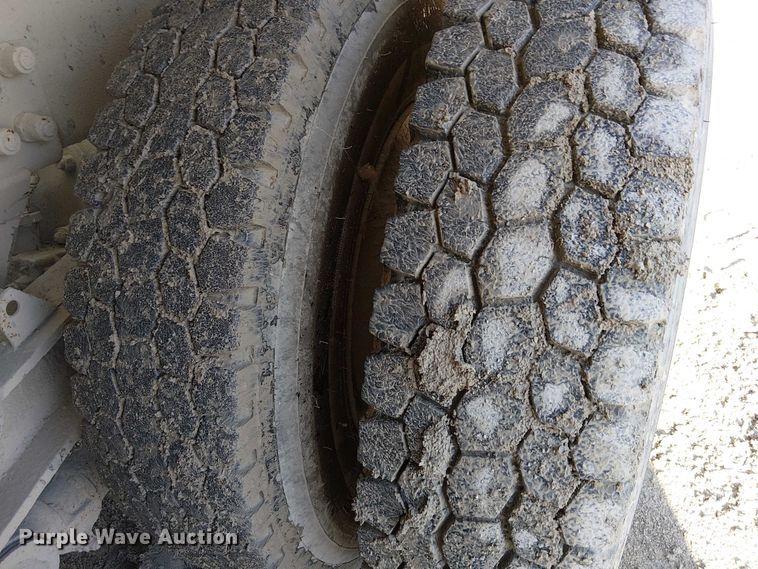 image for item FK0768 2004 Kenworth T800 ready mix truck