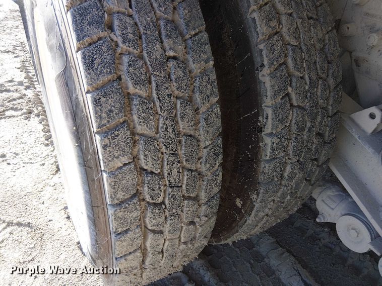 image for item FK0768 2004 Kenworth T800 ready mix truck