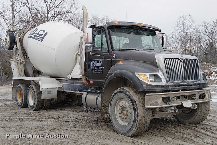 image for item FK0771 2005 International 7700 ready mix truck