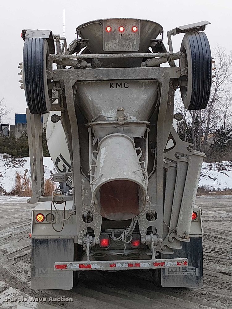 image for item FK0771 2005 International 7700 ready mix truck