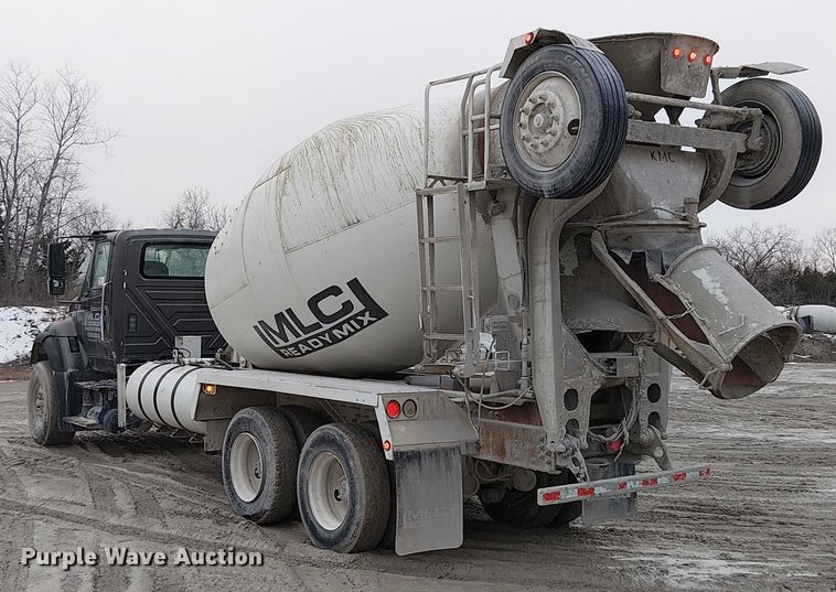 image for item FK0771 2005 International 7700 ready mix truck