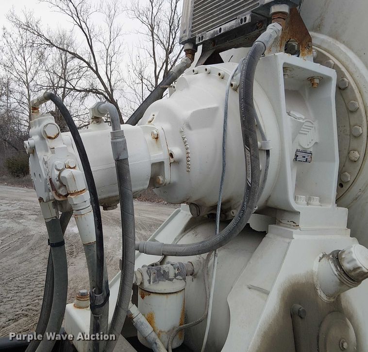 image for item FK0771 2005 International 7700 ready mix truck