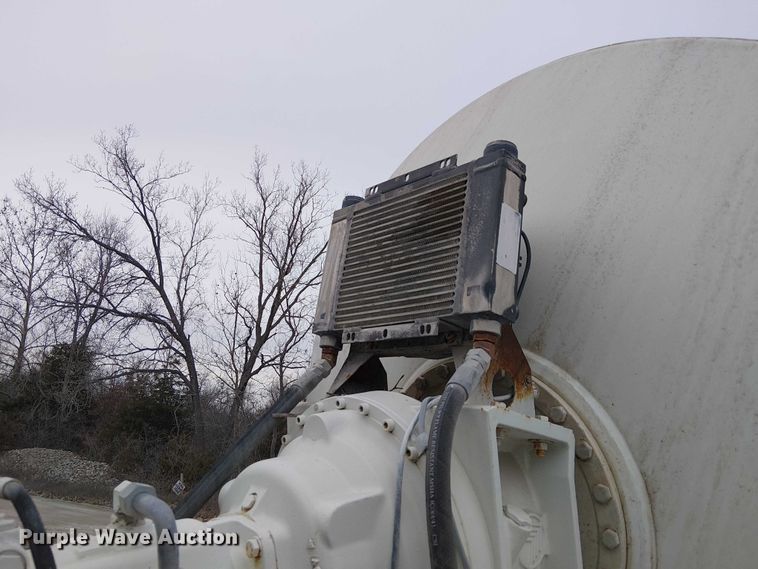 image for item FK0771 2005 International 7700 ready mix truck