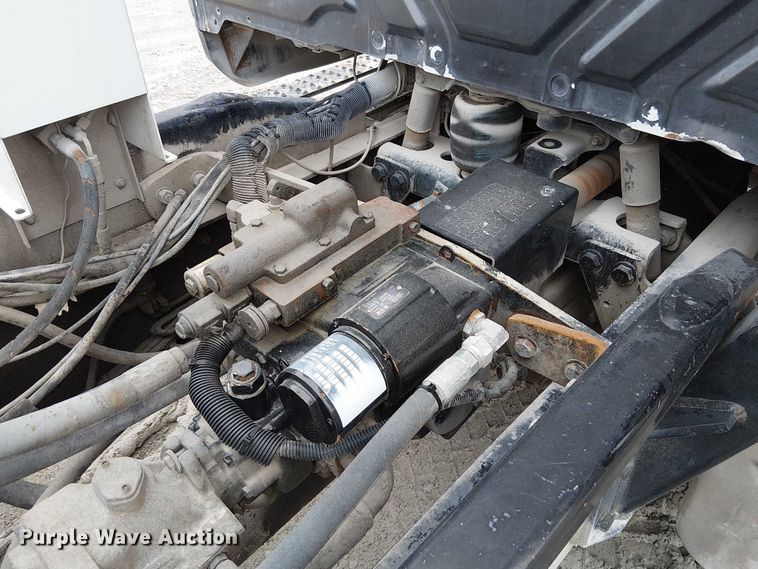 image for item FK0771 2005 International 7700 ready mix truck