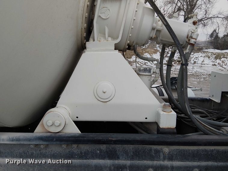 image for item FK0771 2005 International 7700 ready mix truck