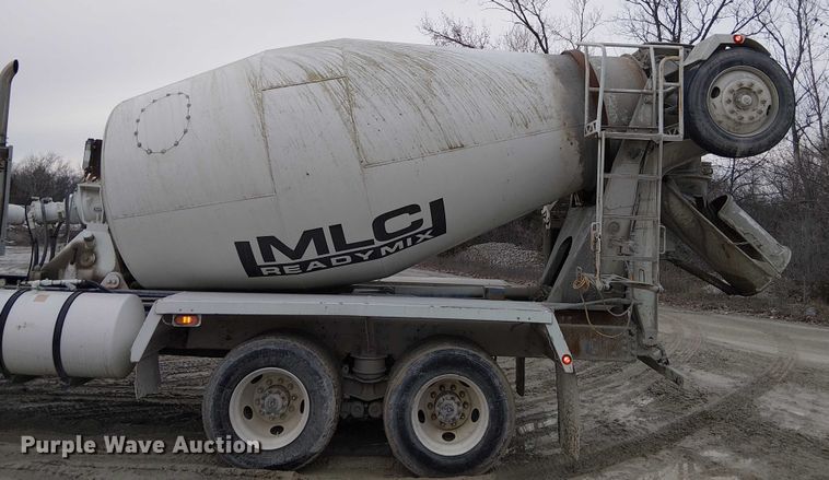 image for item FK0771 2005 International 7700 ready mix truck