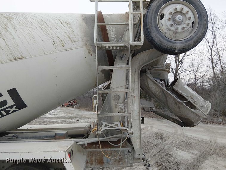 image for item FK0771 2005 International 7700 ready mix truck