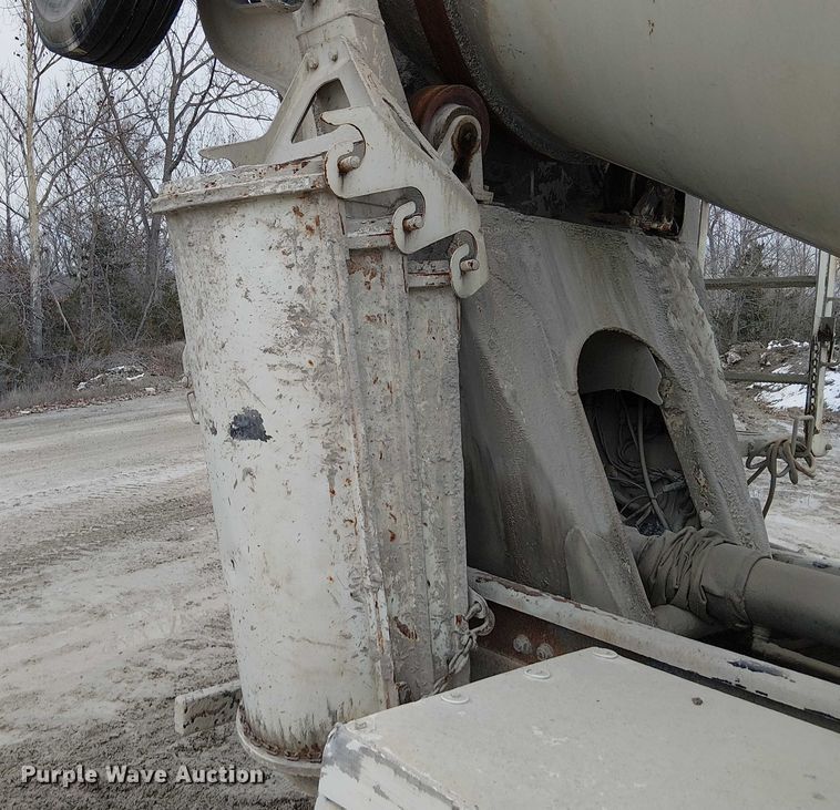 image for item FK0771 2005 International 7700 ready mix truck