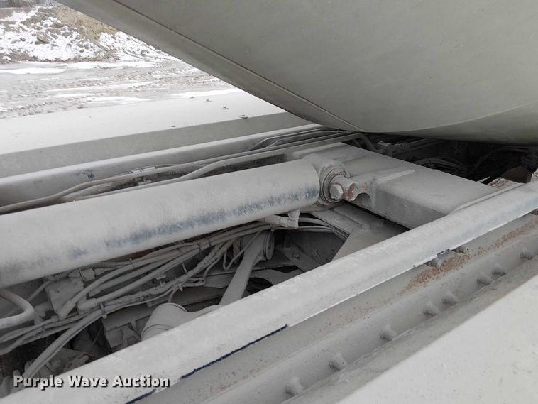 image for item FK0771 2005 International 7700 ready mix truck