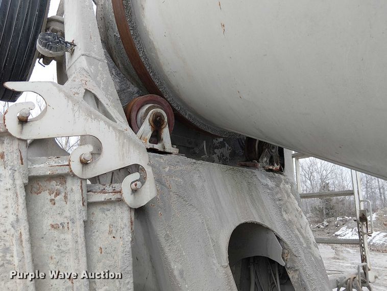 image for item FK0771 2005 International 7700 ready mix truck