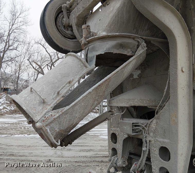 image for item FK0771 2005 International 7700 ready mix truck